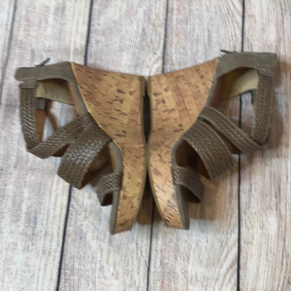Shoes - Picture 2 of 6